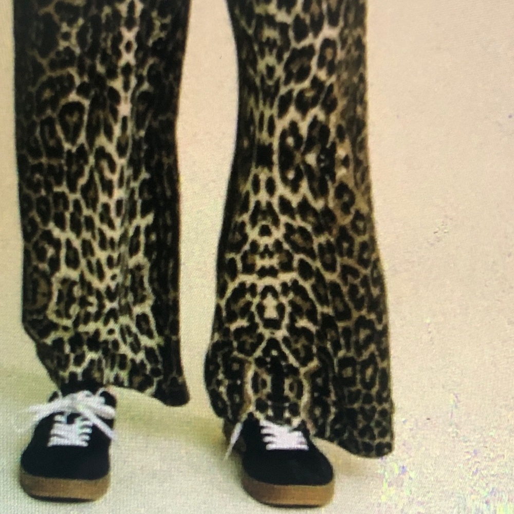 Leopard Print Wide-Leg Pants - with elastic tie belt. Size M